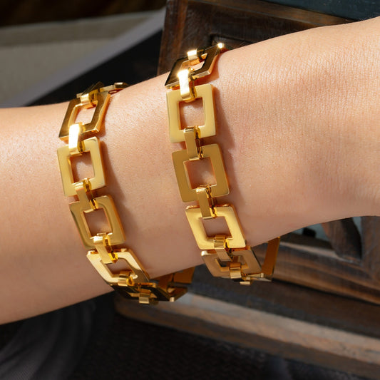 18K gold-plated Hollow Square Chain Bracelet