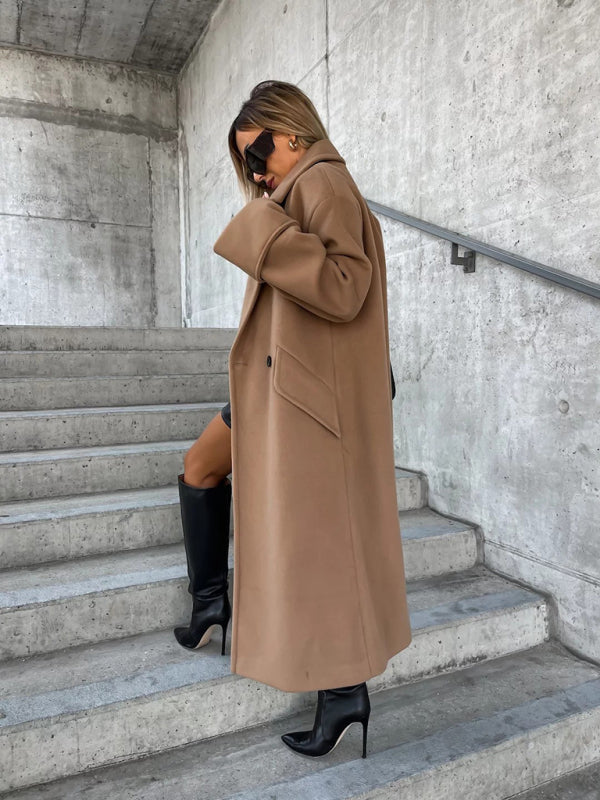 Double-breasted woolen coat